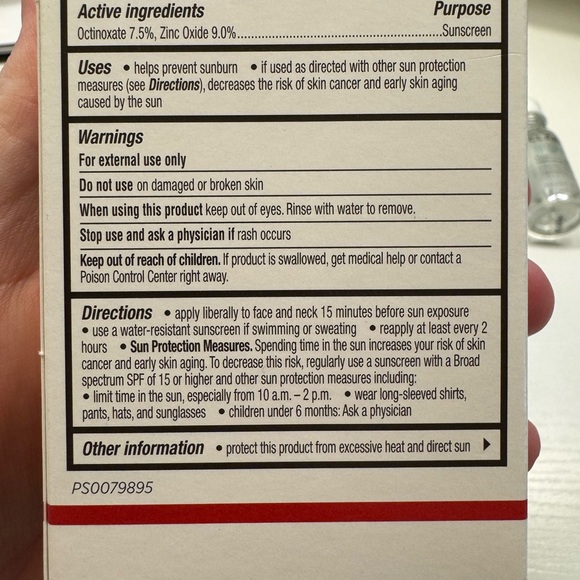 EltaMD Skincare Collection - White and Gray - Picture 5 of 12